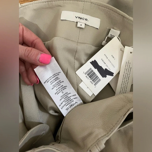 Vince Stitched Belt Leather Shorts in light dove - Picture 7 of 7